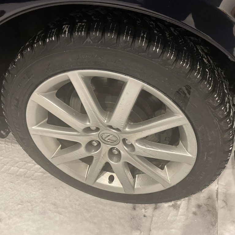 ご納車の際、「お清め」の行いに、祈りを込めて。